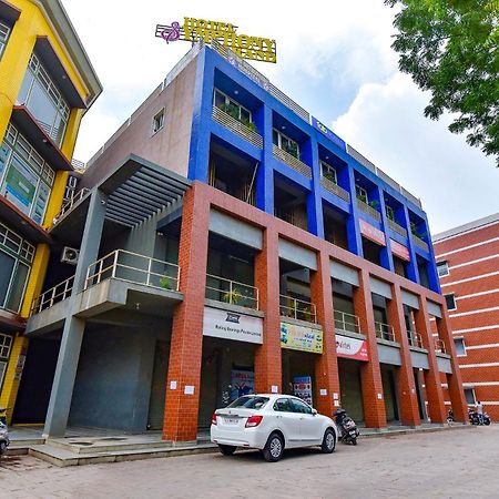 Fabhotel Symphony Grand Ahmedabad Exterior photo