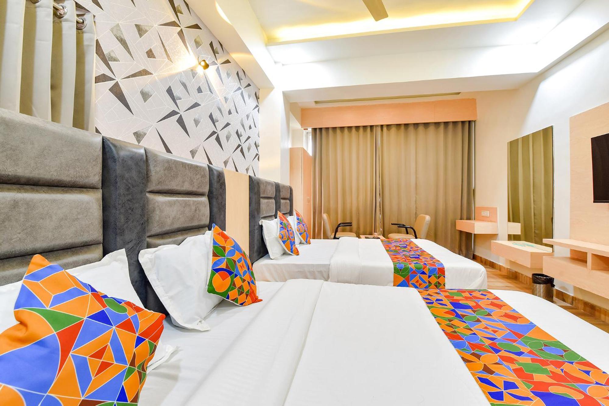 Fabhotel Symphony Grand Ahmedabad Exterior photo