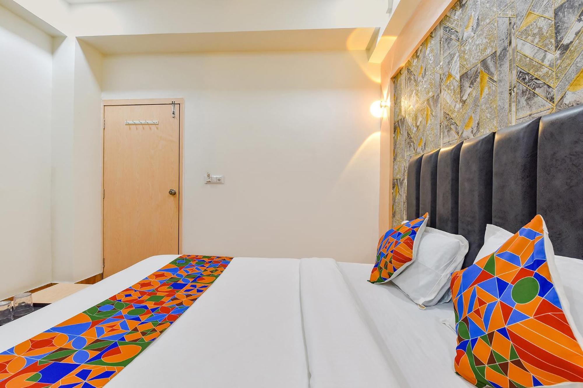 Fabhotel Symphony Grand Ahmedabad Exterior photo