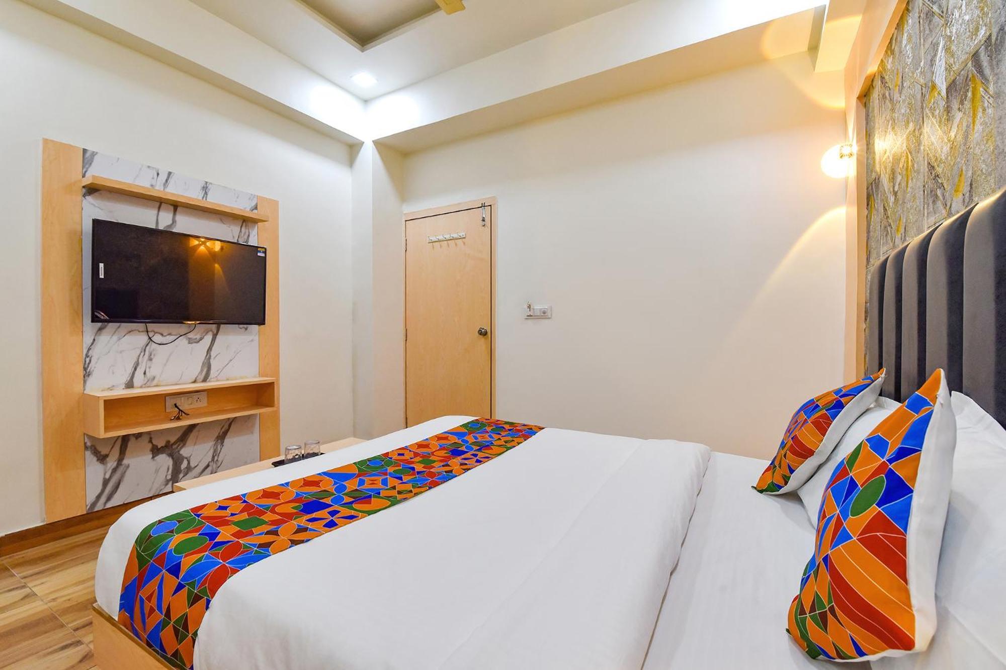 Fabhotel Symphony Grand Ahmedabad Exterior photo